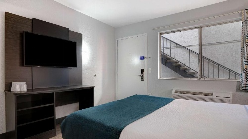 Motel 6-Bakersfield, CA - South image 12