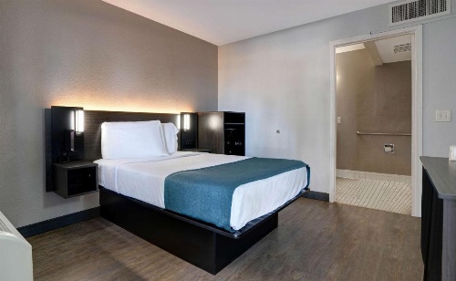 Motel 6-Bakersfield, CA - South image 14