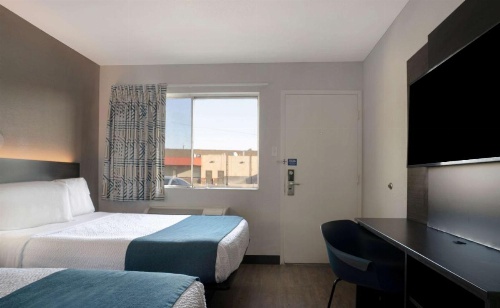 Motel 6-Bakersfield, CA - South image 17