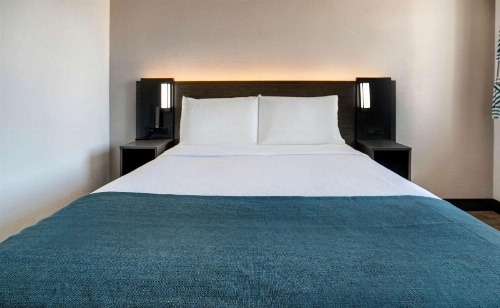 Motel 6-Bakersfield, CA - South image 6